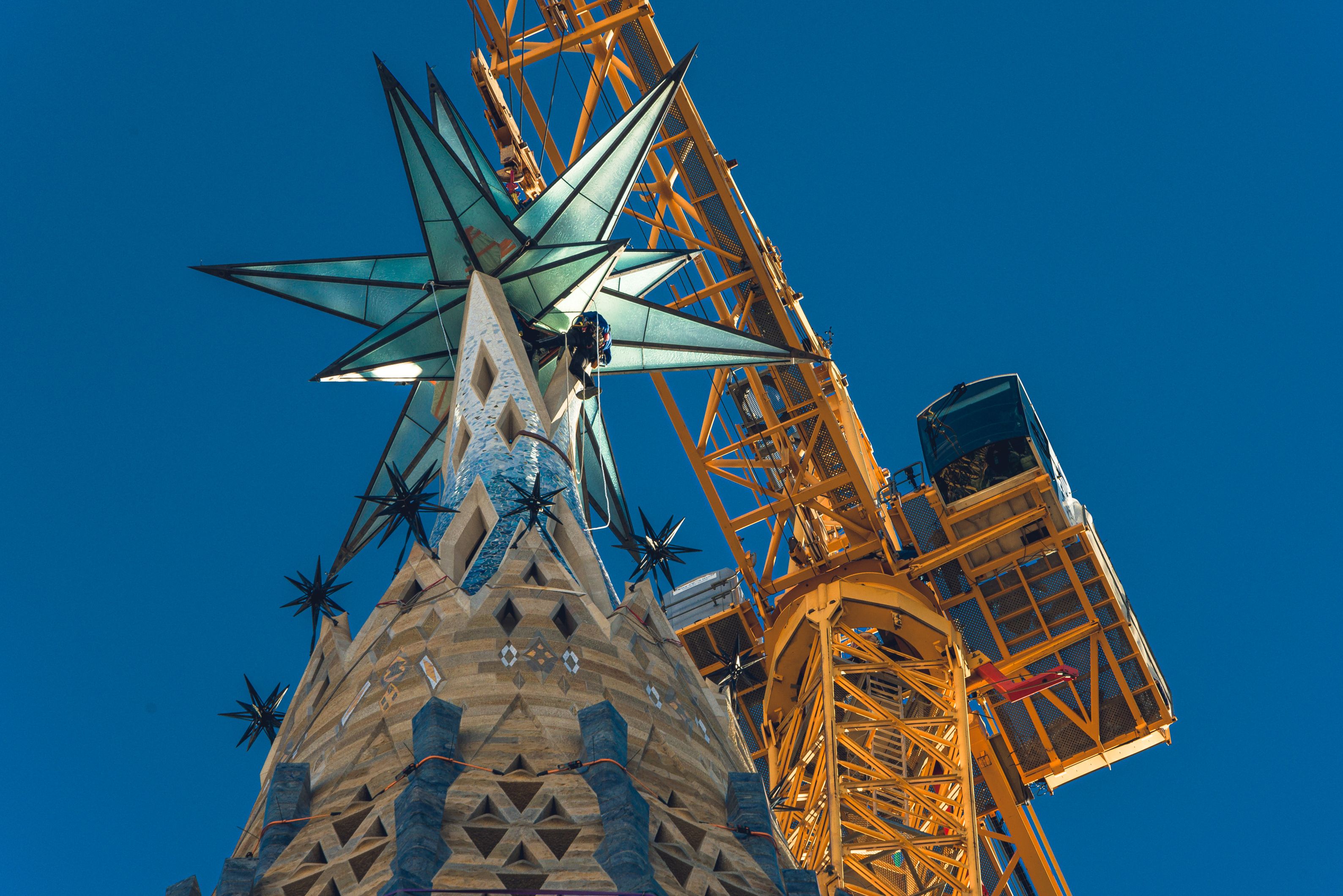 Catedrala Sagrada Familia din Barcelona - care e povestea ei. Curiozități și lucruri mai puțin știute