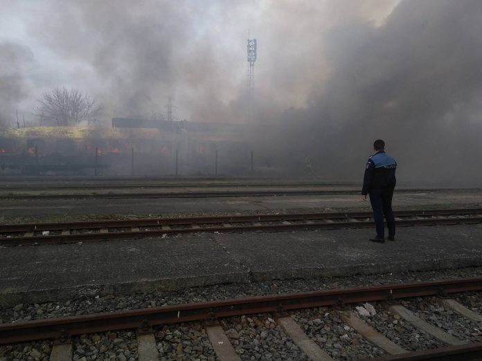 Incendiu la Gara de Nord din Timişoara. Mai multe vagoane au fost cuprinse de flăcări
