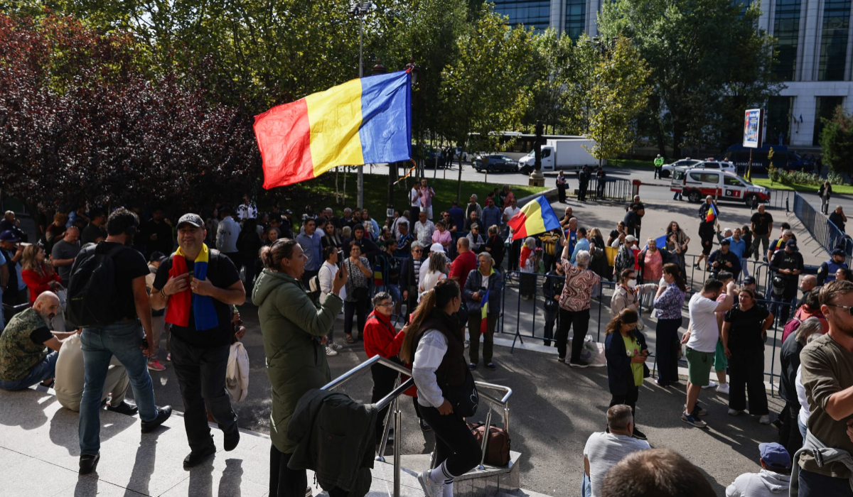 Susținătorii lui Călin Georgescu la Tribunalul București
