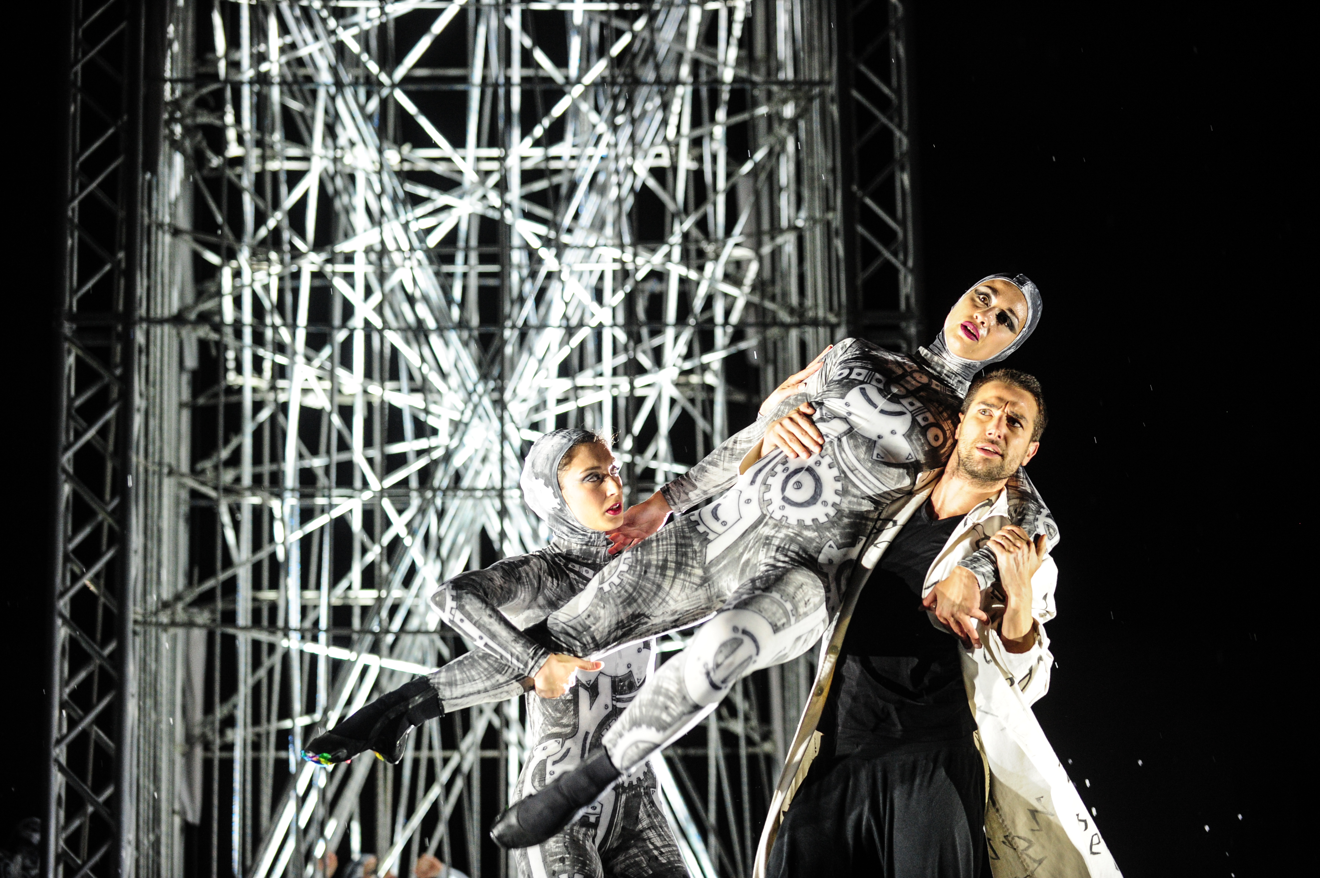 Spectacol total la gala de deschidere a Festivalului Internaţional de Teatru de la Sibiu