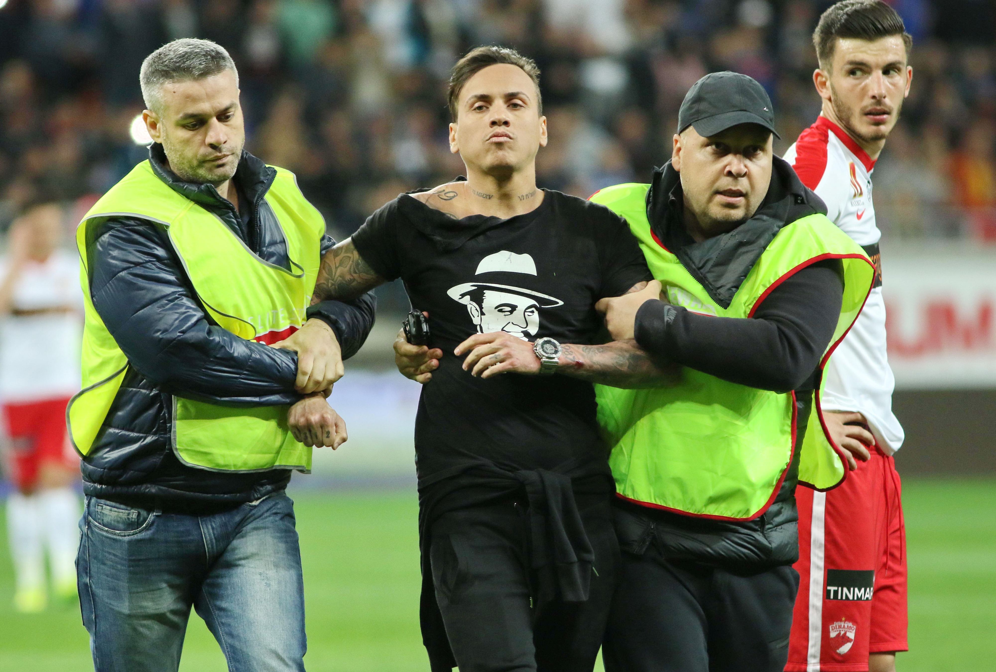 Pedeapsa primită de șeful galeriei dinamoviste după ce a intrat pe gazon la Derby de România | FOTO