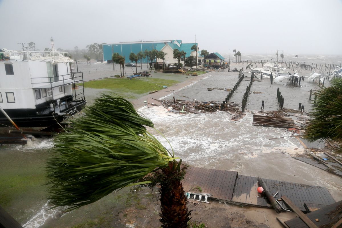FOTO| Uraganul Michael a ucis șapte persoane în Florida și se îndreaptă spre Georgia