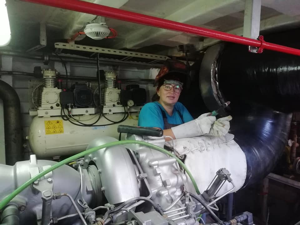 Elena Grigore, singura femeie sudor din Cipru. E pasionată de Eliade și de scufundările la mare adâncime. „Câștig și câte 20.000 de euro lunar”