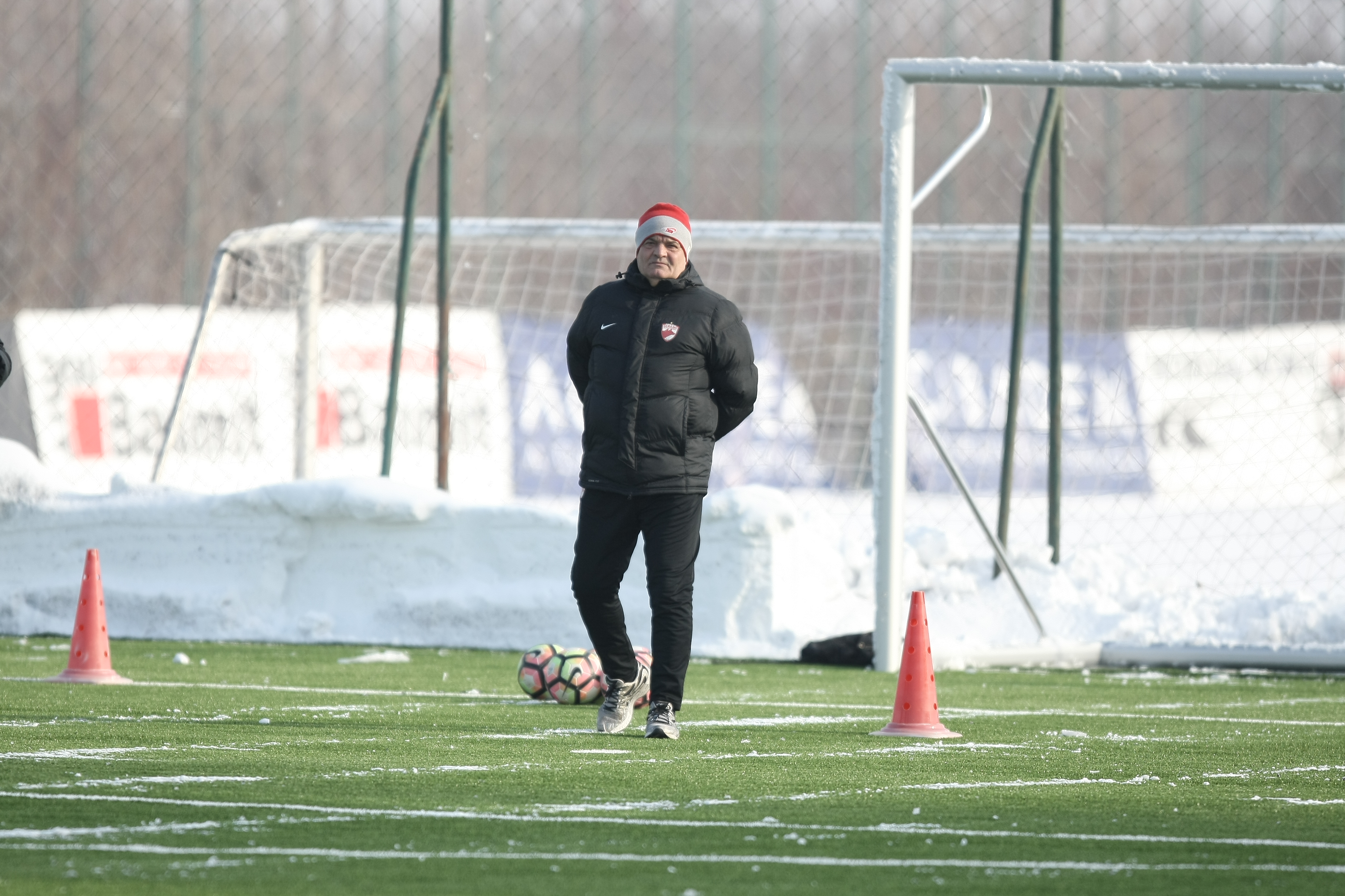 Ioan Andone a condus un antrenament la -14 grade Celsius. Portarul Cobrea s-a transferat la FC Botoșani | GALERIE FOTO & VIDEO