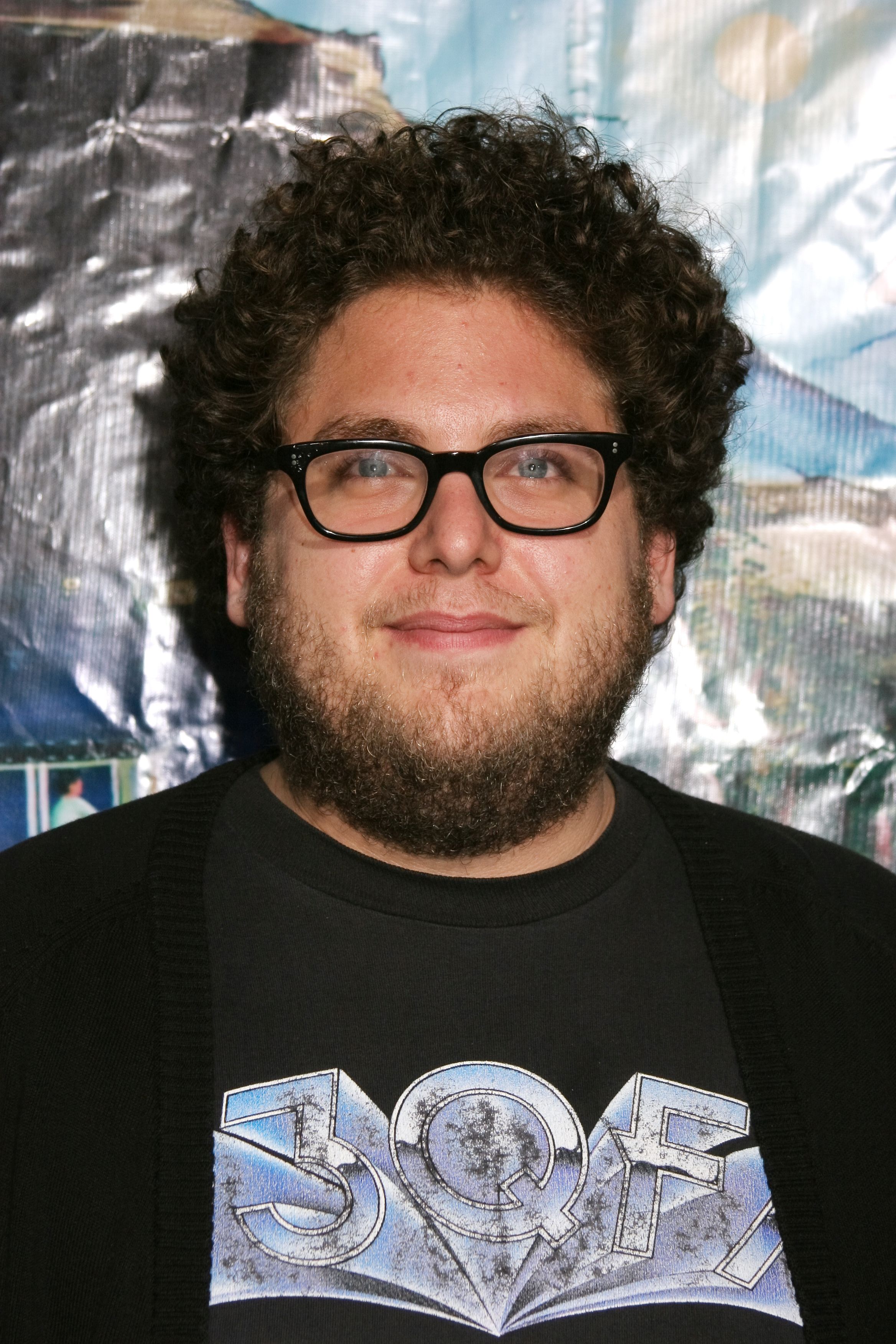 Jonah Hill a ajuns de nerecunoscut. A fost fotografiat în pantaloni scurți și nebărbierit de luni bune, după ce a slăbit colosal