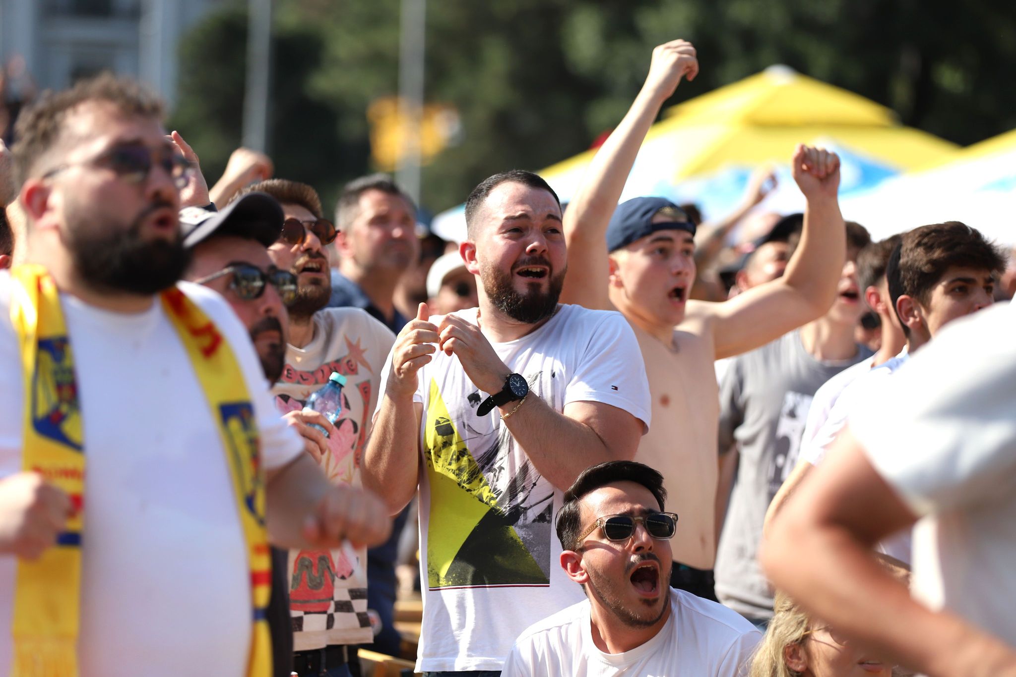Bucurie de nedescris pe străzile din București, după victoria României în meciul cu Ucraina de la EURO 2024