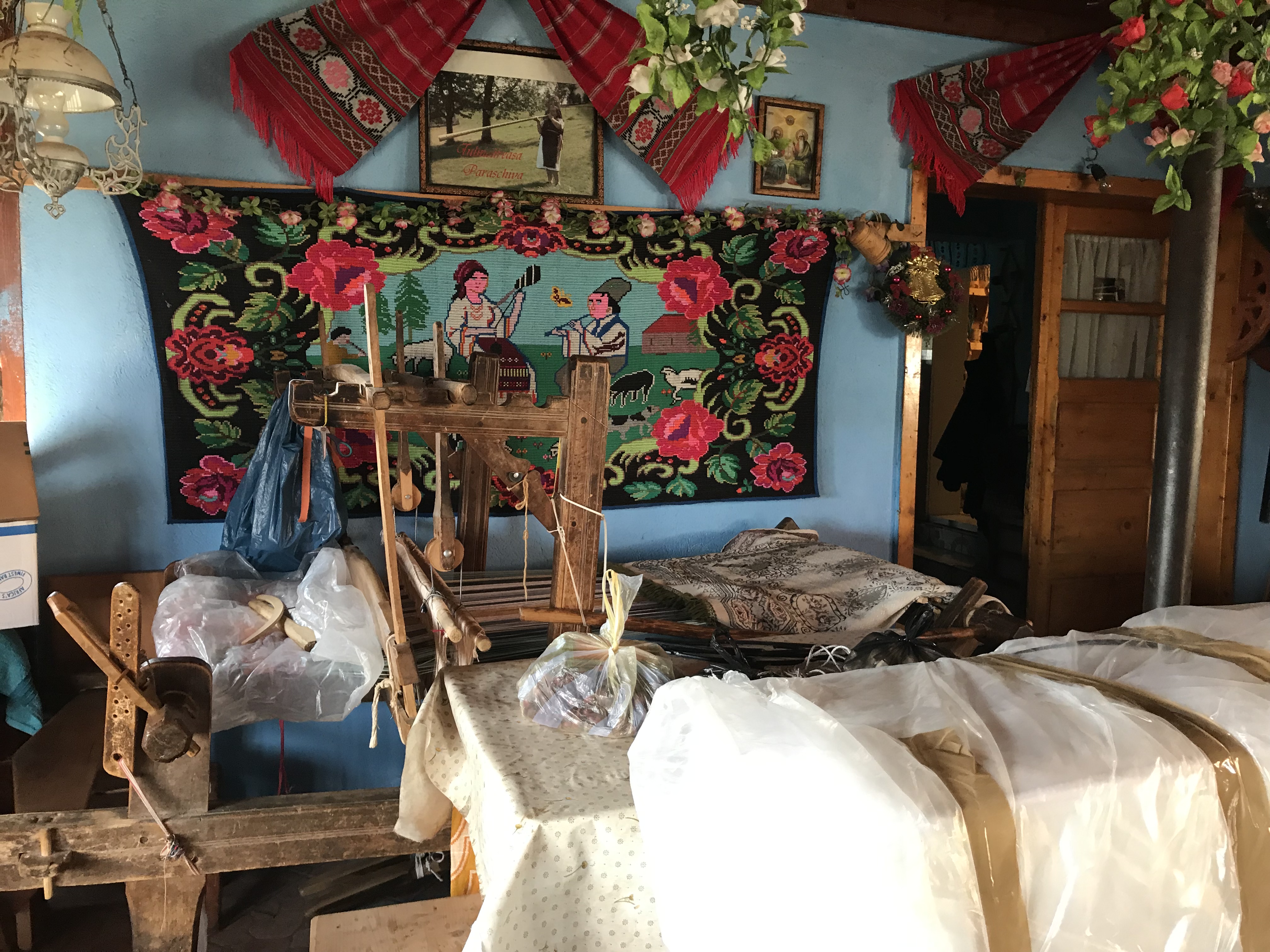 FOTO&VIDEO | Ultima tulnicăreasă din Apuseni. La Pătrăhăițești, în Alba, acasă la tanti Paraschiva, ascultând sârba moților și cum curge Arieșul