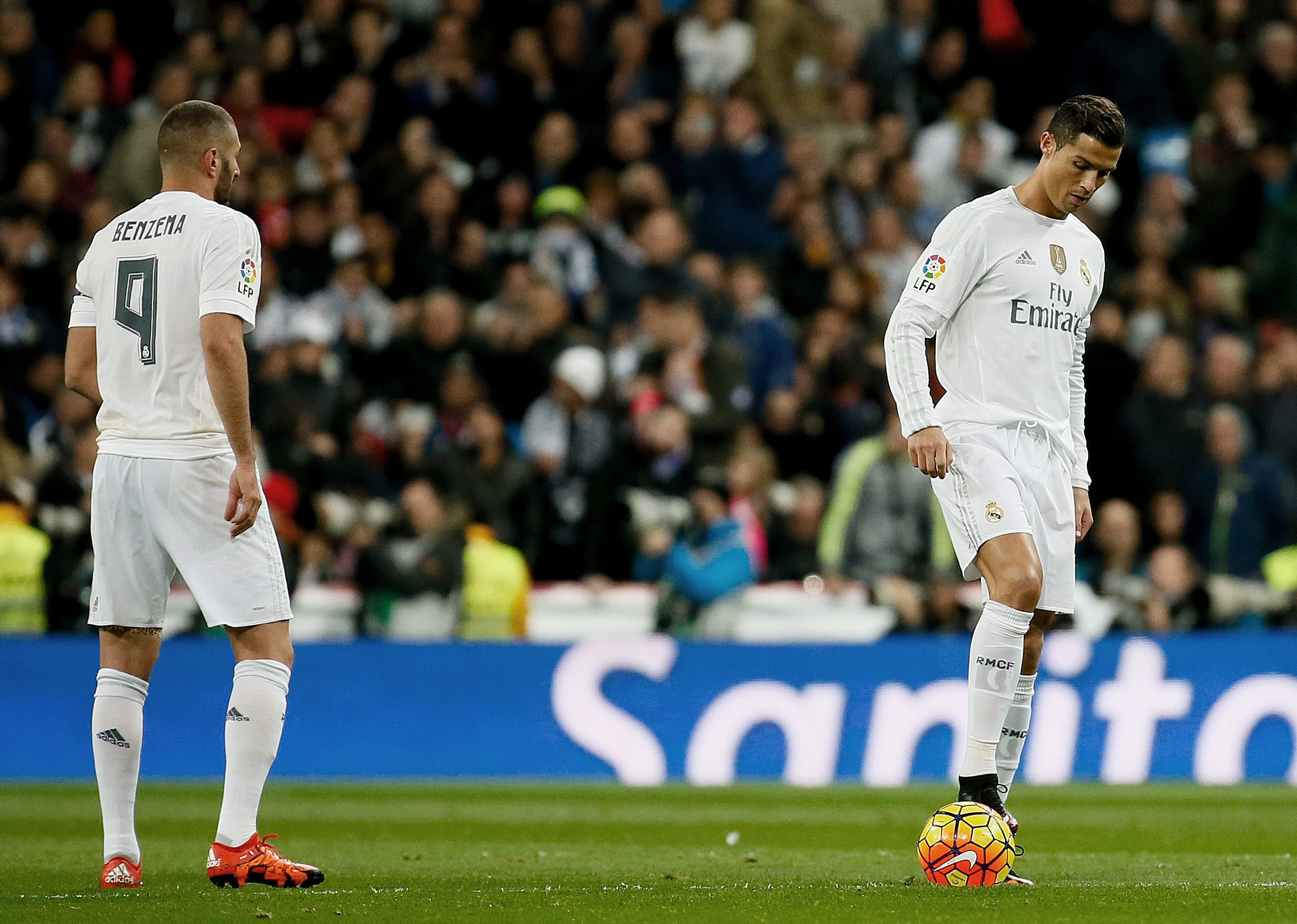 Real - Barcelona 0-4! CatastroREAL! ^Solo catalan: Suarez x 2, Neymar, Iniesta! Liverpool s-a distrat la City. Derby-ul Greciei, abandonat!