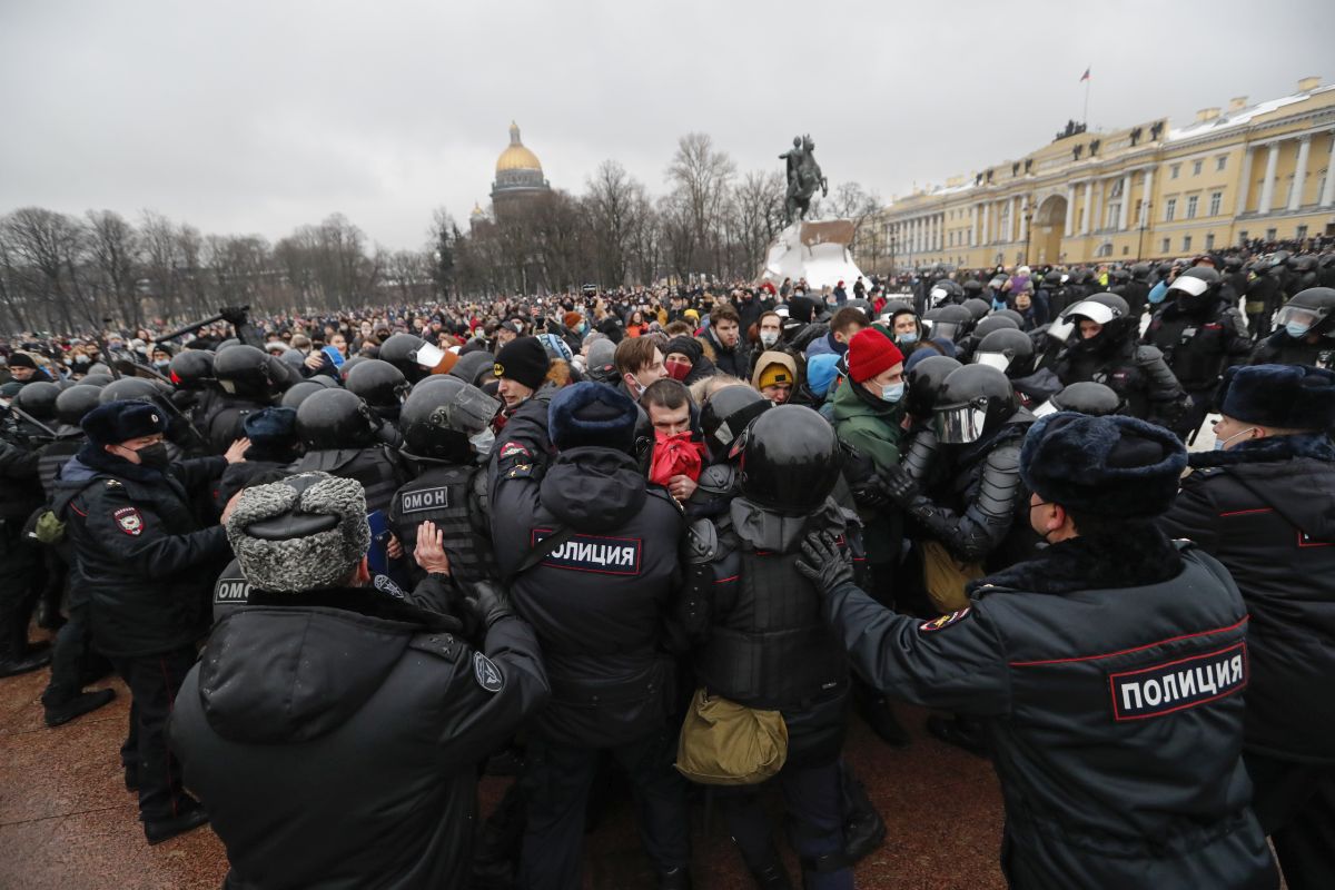Protestele din Rusia | Peste 2.400 de oameni săltați, printre care și un copil. „Putin e un hoț!” și „Rusia fără Putin!”, au strigat manifestanții