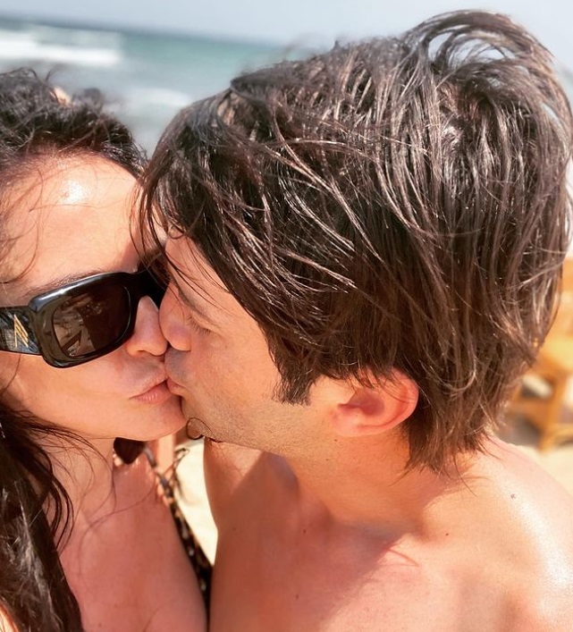 Anunțul făcut de Adelina Chivu după 17 ani de căsnicie cu Cristi Chivu: „Sunt obsedată de el, și după atâta timp simt același lucru”