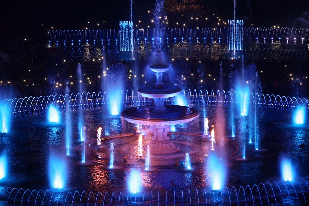 Primăria Capitalei reia show-ul "Simfonia apei" de la fântânile din Piaţa Unirii, în două seri