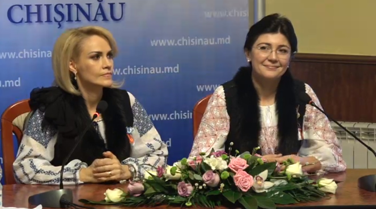 Gabriela Firea și Silvia Radu, îmbrăcate la conferință cu iile pe care și le-au făcut cadou