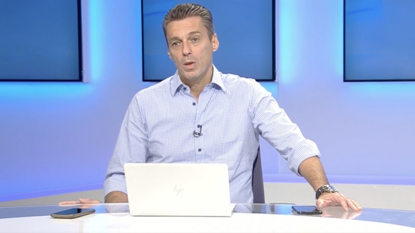 Mircea Badea, ironic la adresa lui George Buhnici: „Uitați-vă la mine, arăt ca un minor”. Cum s-a fotografiat cu Carmen Brumă la plajă