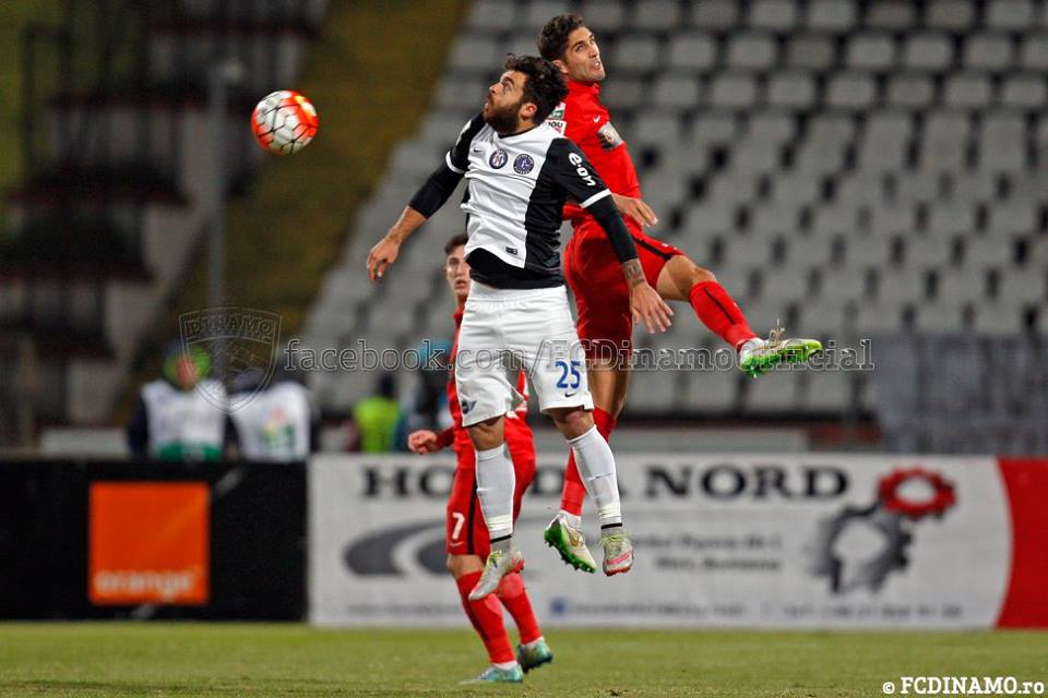 Liga 1. Dinamo - FC Viitorul 1-5. Trupa lui Hagi a predat o lecţie de fotbal în Ştefan cel Mare. A fost cea mai drastică înfrângere a alb-roşiilor din ultimii 30 de ani / GALERIE FOTO&VIDEO