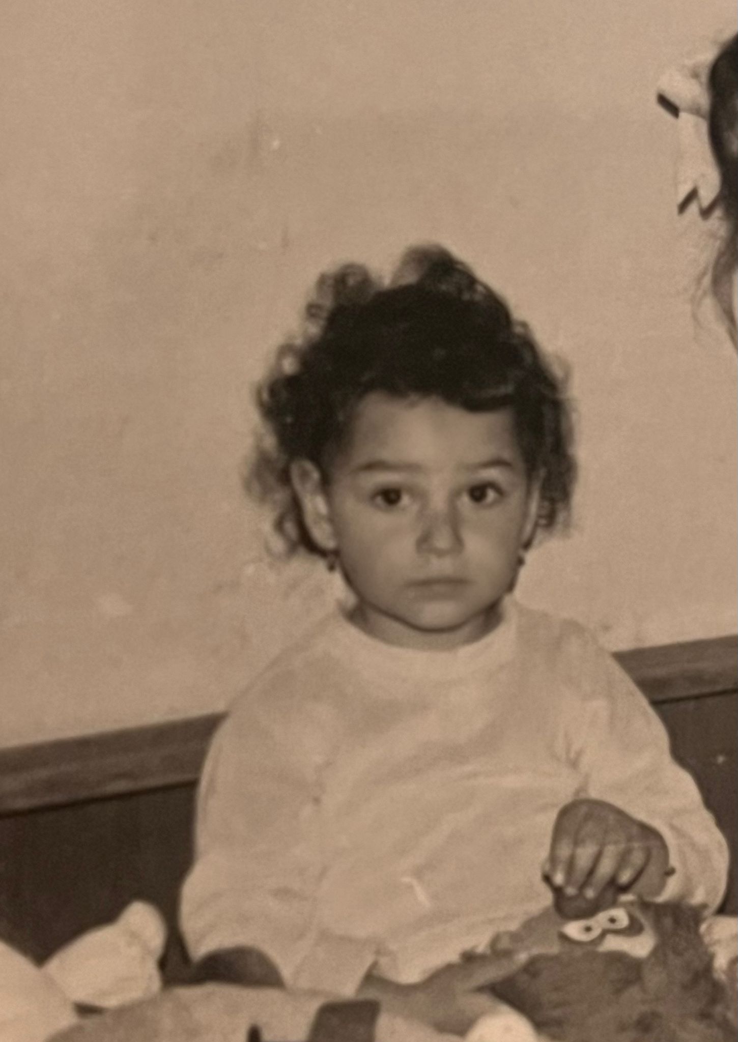 Madeline Potter, tânăra de etnie romă din grupul căldărarilor ajunsă profesoară la Universitatea din Edinburgh: „Am fost întrebată dacă am copilărit în căruță cu coviltir” 
