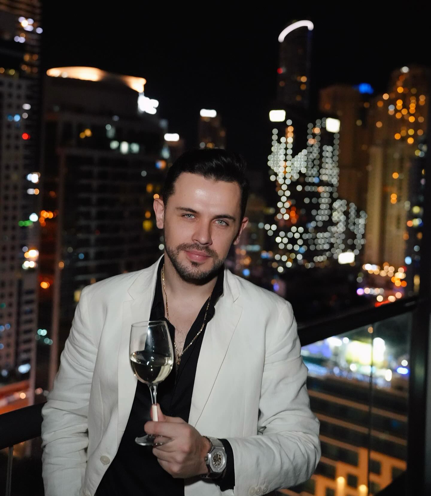 Cine e Bogdan Medvedi de la Vocea României 2024. Cântărețul a participat și la „X Factor”, la Antena 1