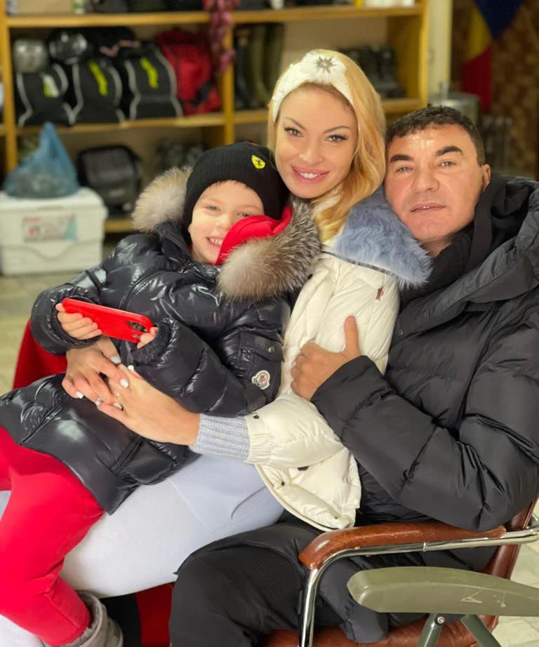 Valentina Pelinel e implicată în afacerile lui Cristi Borcea. S-a folosit de toate atuurile: „Este o onoare”