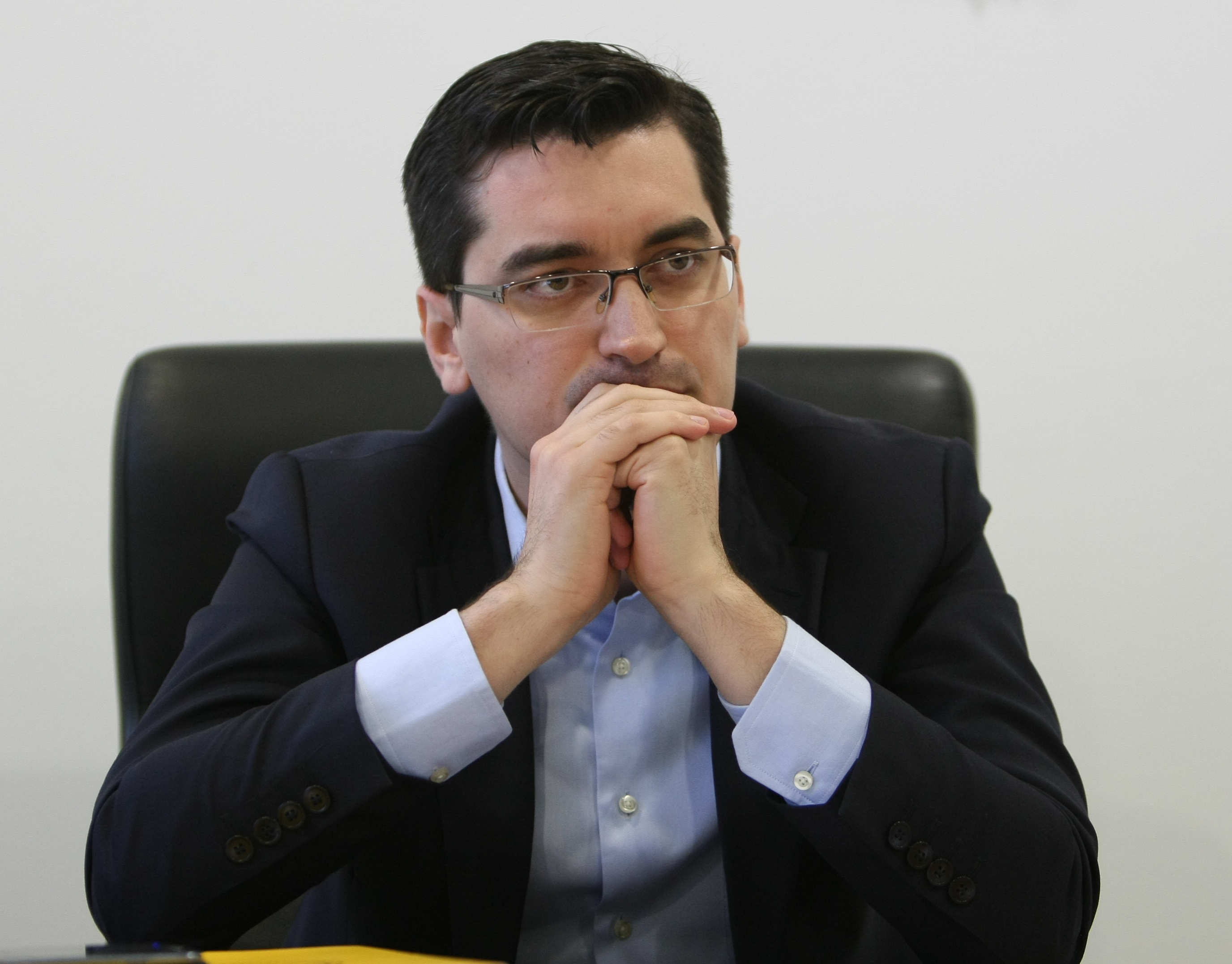 Iordănescu și-a asigurat buncărul de la Euro 2016: ”Nici măcar dronele nu vor zbura deasupra hotelului”. Burleanu: ”E inadmisibil ca o echipă din play-out să joace în Europa”. Ce face FRF cu insolvenții. Modelul sârb
