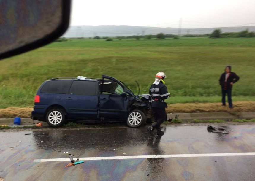 Teribil accident pe E85, în județul Bacău. Un mort și patru răniți, printre care un copil