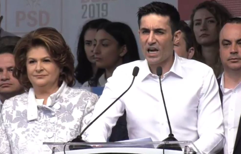 VIDEO/ Dragnea, la mitingul PSD de la Craiova: „Oamenii mi-au zis: «Chiar dacă te arestează, să nu renunţi, că venim şi te scoatem de acolo»”
