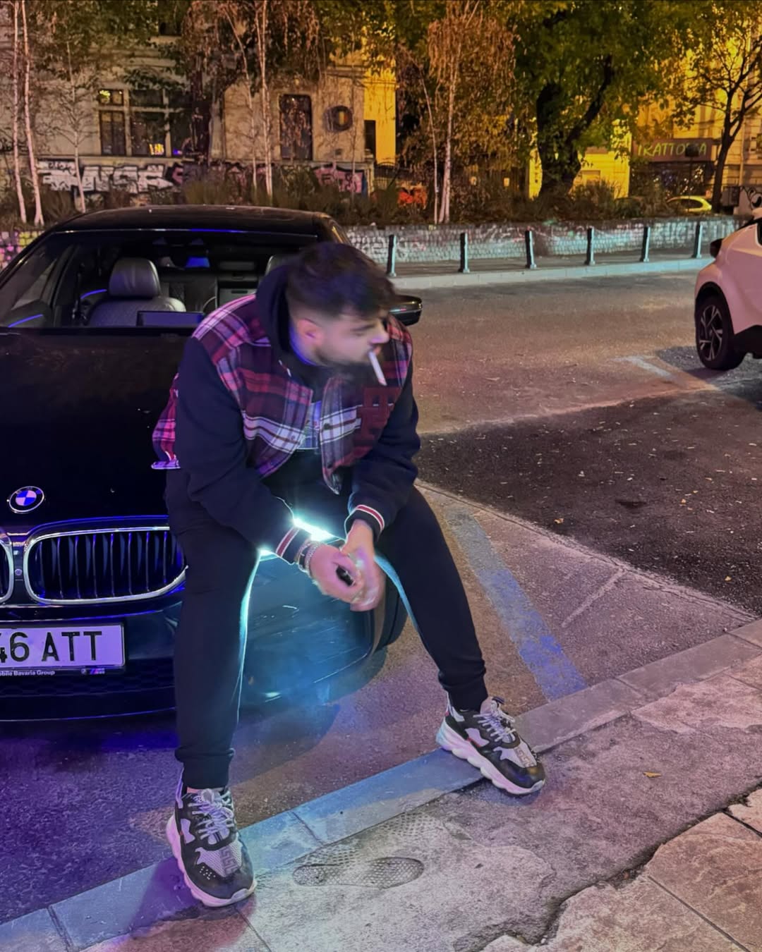 Imagini rare cu fiul Ralucăi Bădulescu. Alex a împlinit 22 de ani și este de nerecunoscut, după ce și-a făcut mai multe tatuaje
