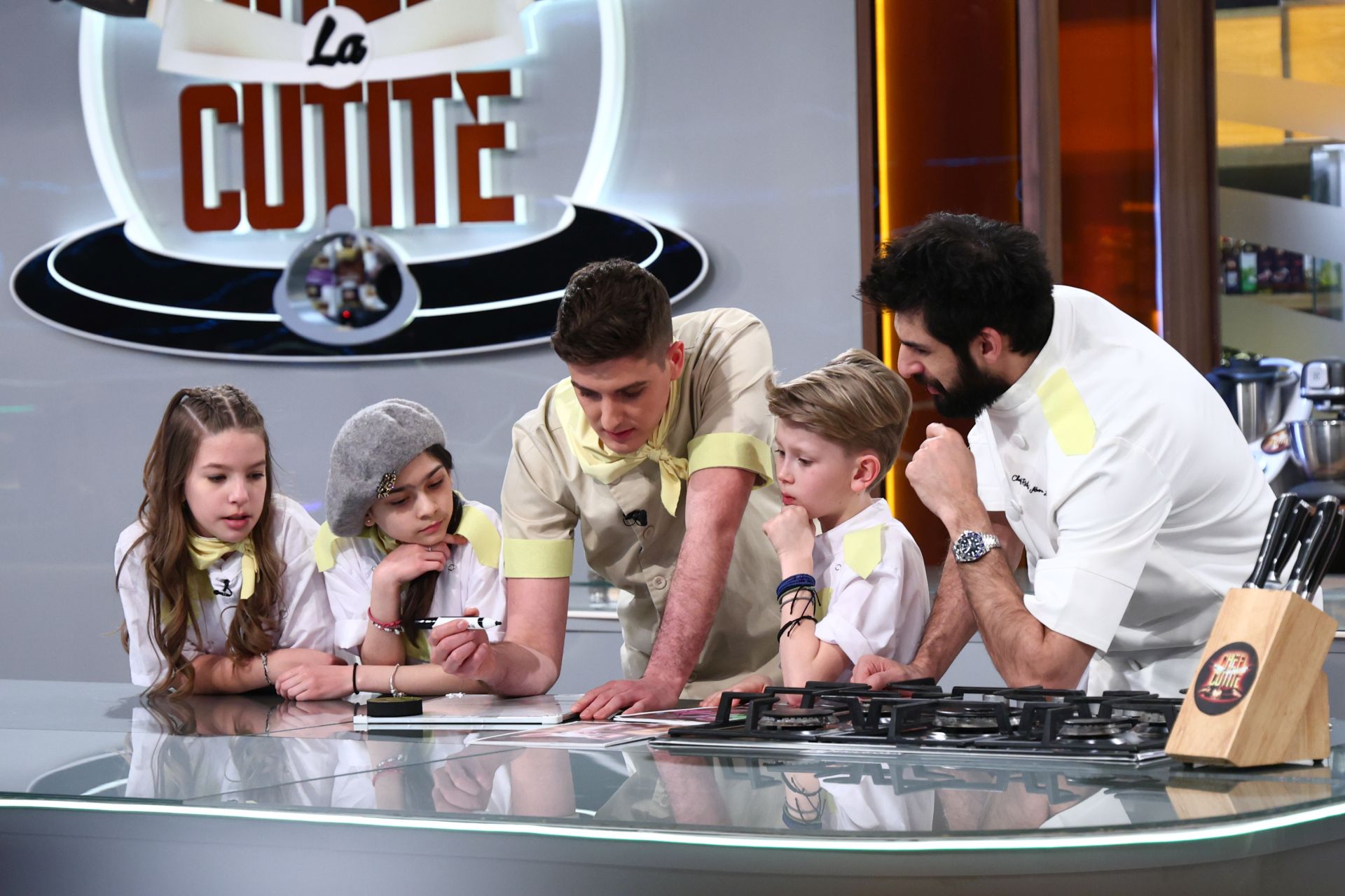 „Chefi la cuțite – Viitorul are gust”, 1 iunie 2026. Începe prima întrecere culinară a copiilor, iar surprizele se țin lanț la Antena 1