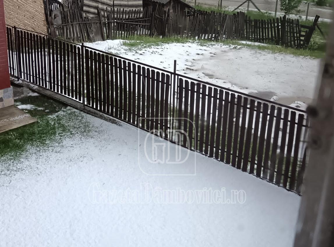 Ploi cu grindină în mai multe județe. Care sunt zonele afectate și imagini cu urmările furtunilor - VIDEO