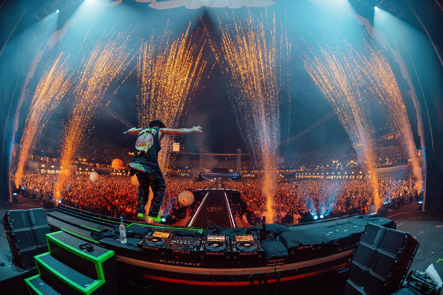 Câți oameni au fost la UNTOLD 2024, în prima zi de festival. Irina Rimes a fost invitată pe scenă de Steve Aoki