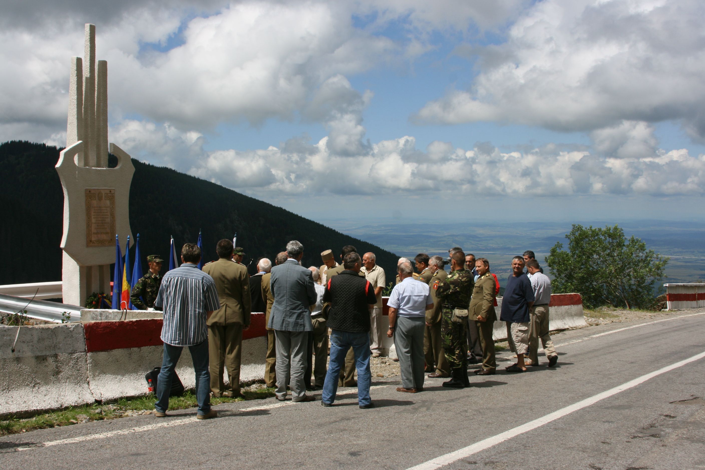 Fost militar care a participat la construcția Transfăgărășanului: „Porneam buldozerele și la minus 25 de grade”. Victimele accidentelor, trimise în sicrie sigilate la rude