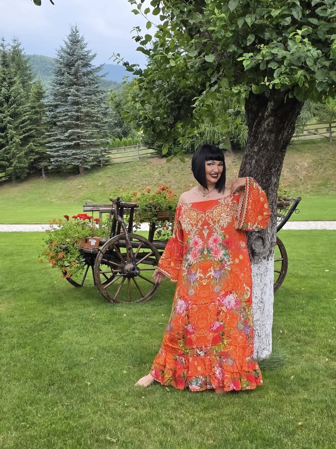 Cine e tânărul misterios alături de care Ozana Barabancea a fost surprinsă în vacanță la Plaiul Foii: „Relație foarte frumoasă”
