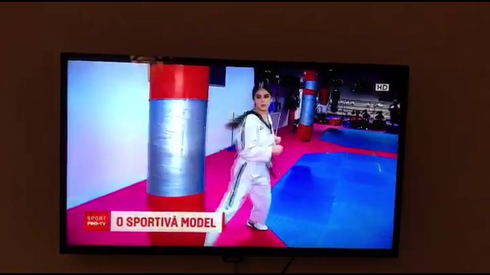 Multipla campioană la taekwondo Elena Chiriac promovează datinile românești în Anglia de sărbători | FOTO