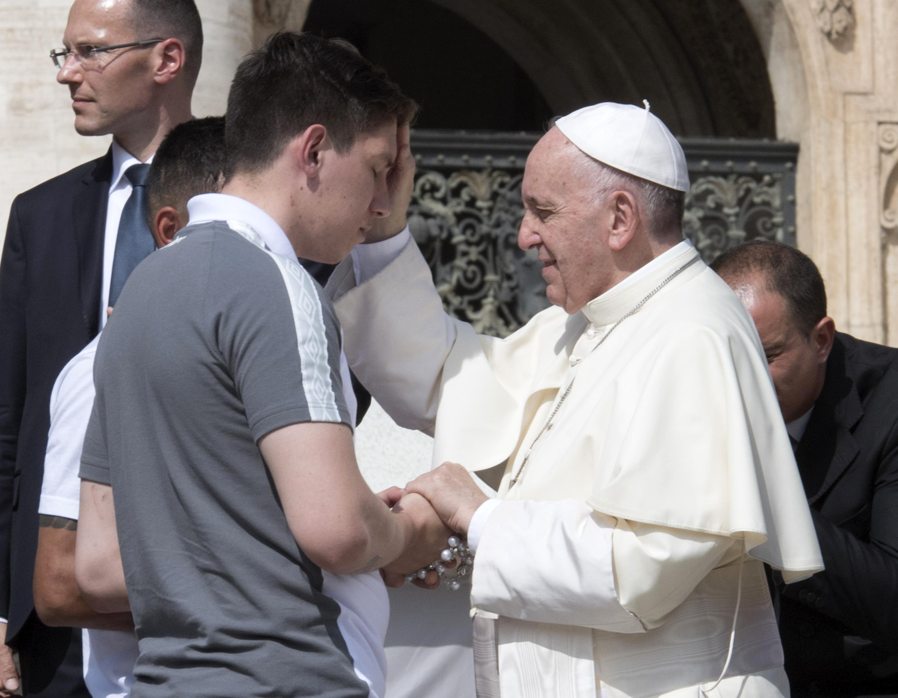 Jucătorii lui Chapecoense, primiți la Vatican de Papa Francisc / FOTO