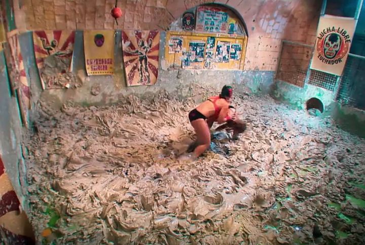 Cea mai tare luptă la Fort Boyard. Corina s-a bătut în noroi cu o altă femeie / FOTO