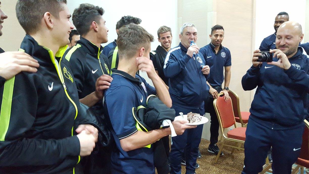De ziua lui Gică Hagi, jucătorii i-au cerut să aibă răbdare cu ei / GALERIE FOTO & VIDEO