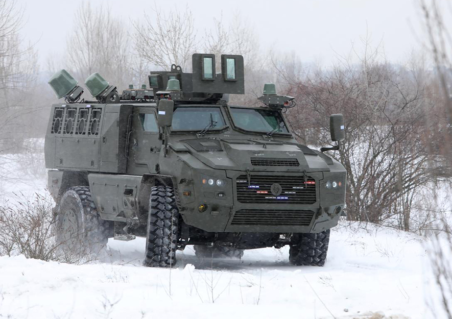 The vehicle is a specially adapted variant of the Mbombe 4 platform, developed in partnership by Paramount Greece and Ukraine’s MAC HUB.