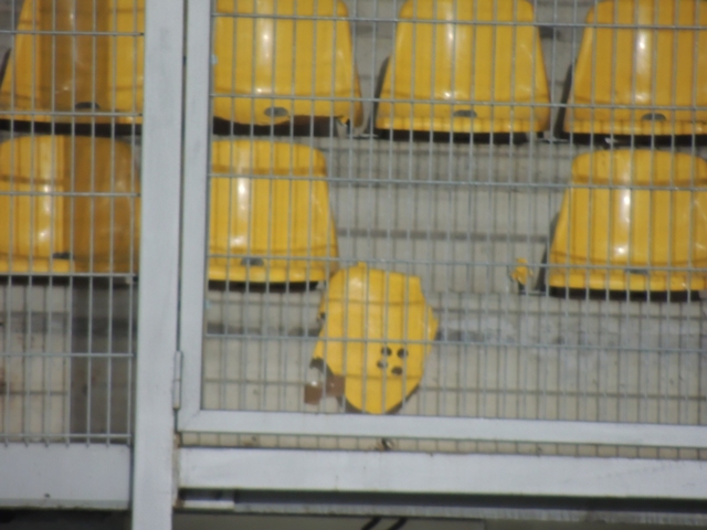 Petrolul-Steaua s-a lăsat cu urmări şi pe stadion. Fanii campioanei au distrus 281 de scaune 