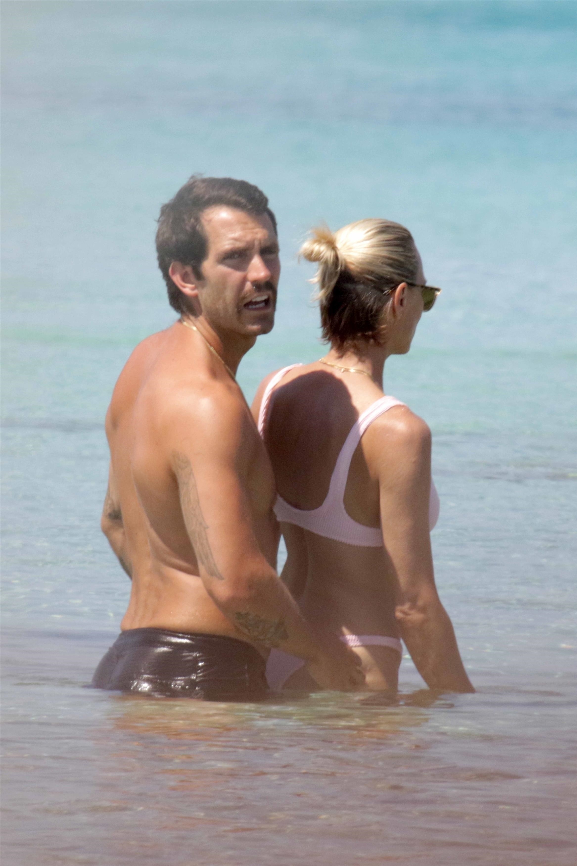 FOTO | Robin Wright, vedeta din House of Cards, în costum de baie. Actrița încă face furori, la 52 de ani