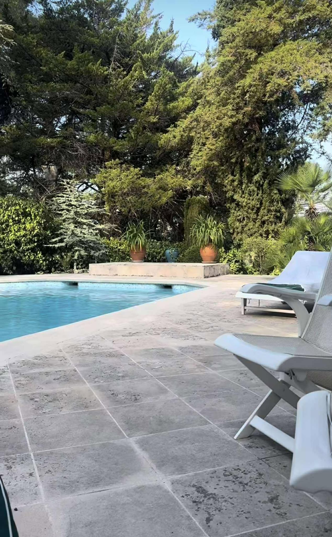 Imagini cu casa de vacanță din sudul Franței a Andreei Esca. Vedeta PRO TV a arătat locuința familiei