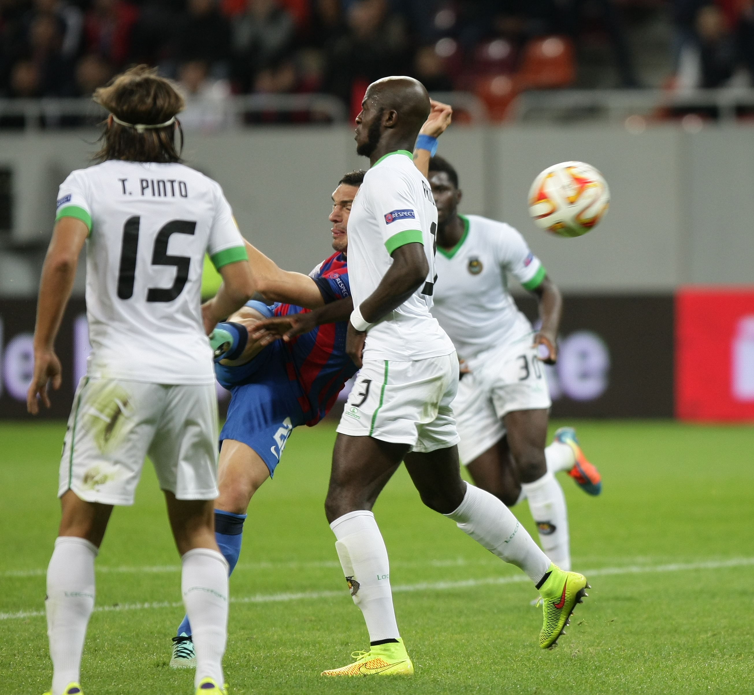 VIDEO&FOTO / LIGA EUROPA: Steaua - Rio Ave 2-1. A decis Raul Rusescu