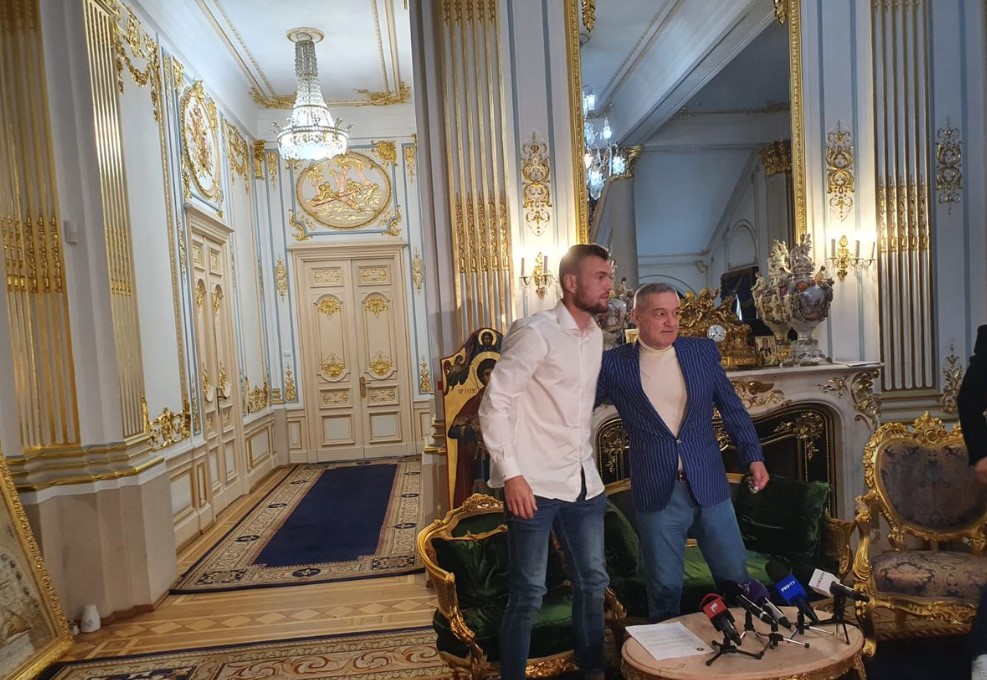Imagini din palatul lui Gigi Becali. Cum arată în interior imobilul pentru care a plătit 7 milioane de euro
