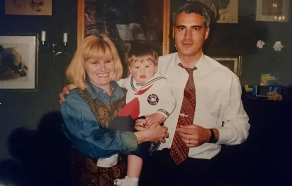 Cum arată și cu ce se ocupă Victoraș, fiul Monicăi Tatoiu, în vârstă 31 de ani. „E tare priceput și preocupat de partea aceasta. Este frumos și deștept”