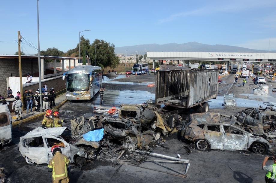 Accident rutier în Mexic. 19 persoane au murit, după ce un camion s-a izbit de șase mașini