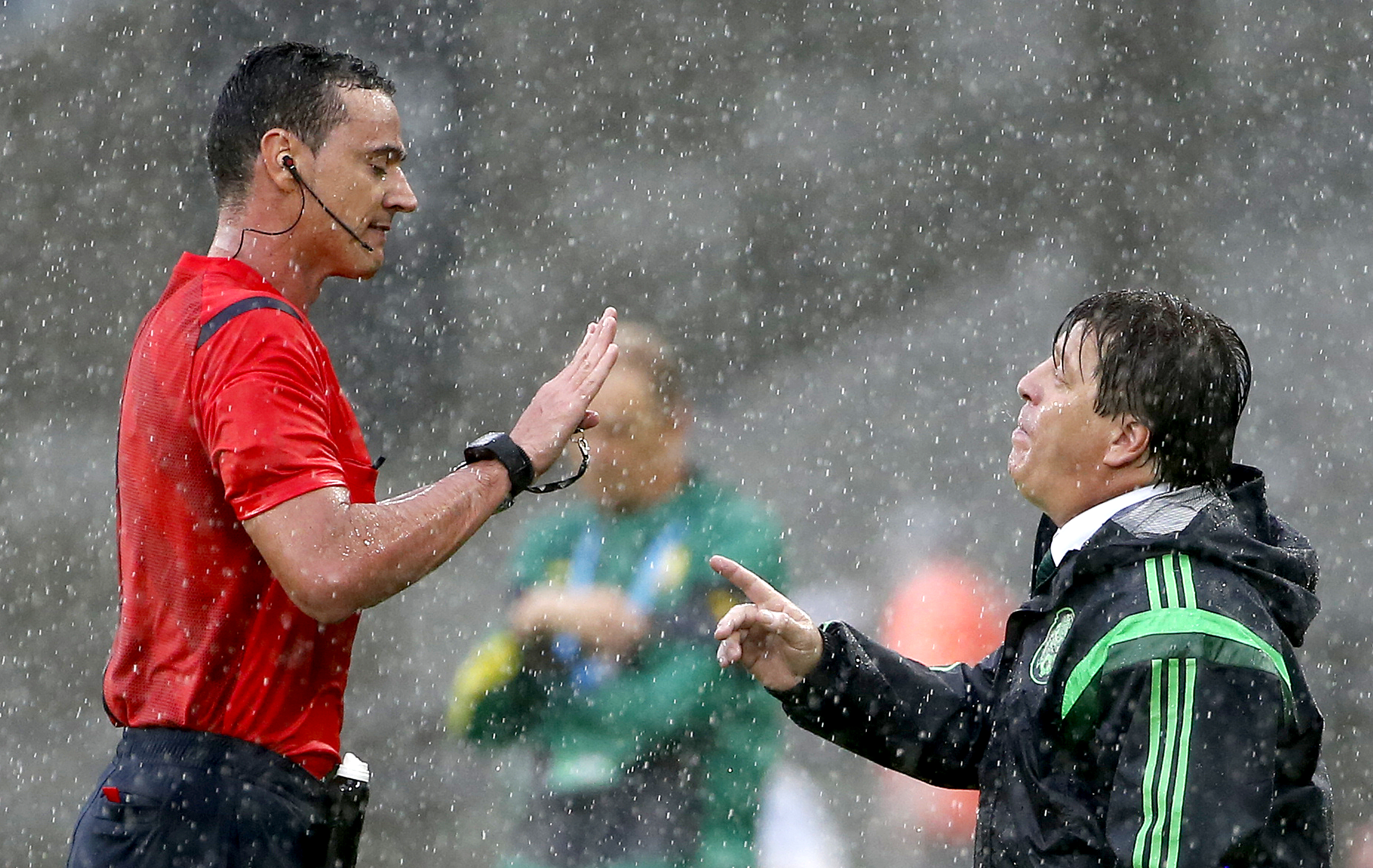 VIDEO / CM 2014: MEXIC - CAMERUN 1-0. Aztecilor li s-au anulat două goluri!