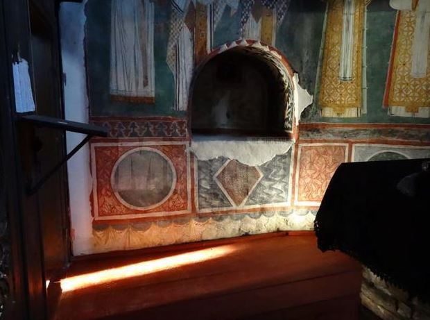 Lumina din biserica Pătrăuți, proiecție spectaculoasă de Crăciun. Minunea se întâmplă numai la marile sărbători