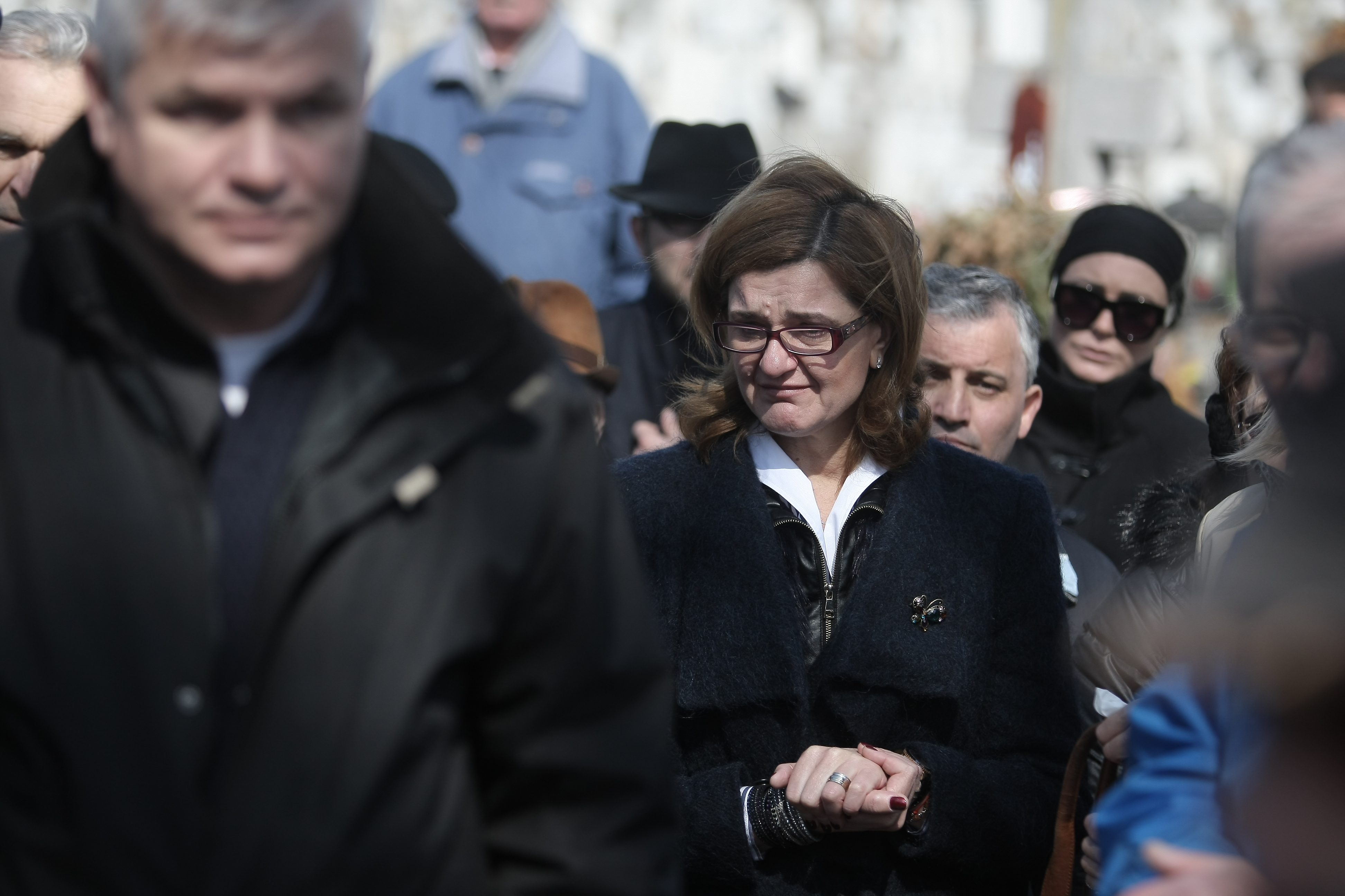 Iolanda Balaș-Soter a fost condusă pe ultimul drum de elita sportului românesc. Pe fosta mare săritoare în înălțime au plâns-o Gabi Szabo, Monica Iagăr, Mariana Bitang, Elisabeta Lipă, Octavian Bellu, dar și un general de 93 de ani/ FOTO