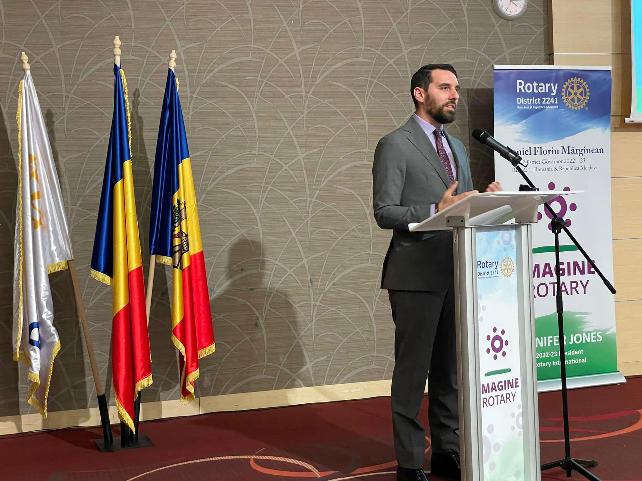 Cu ce se ocupă fostul principe Nicolae. De zece ani locuiește în România și are propria afacere: „Este al treilea sezon de când am început această activitate”