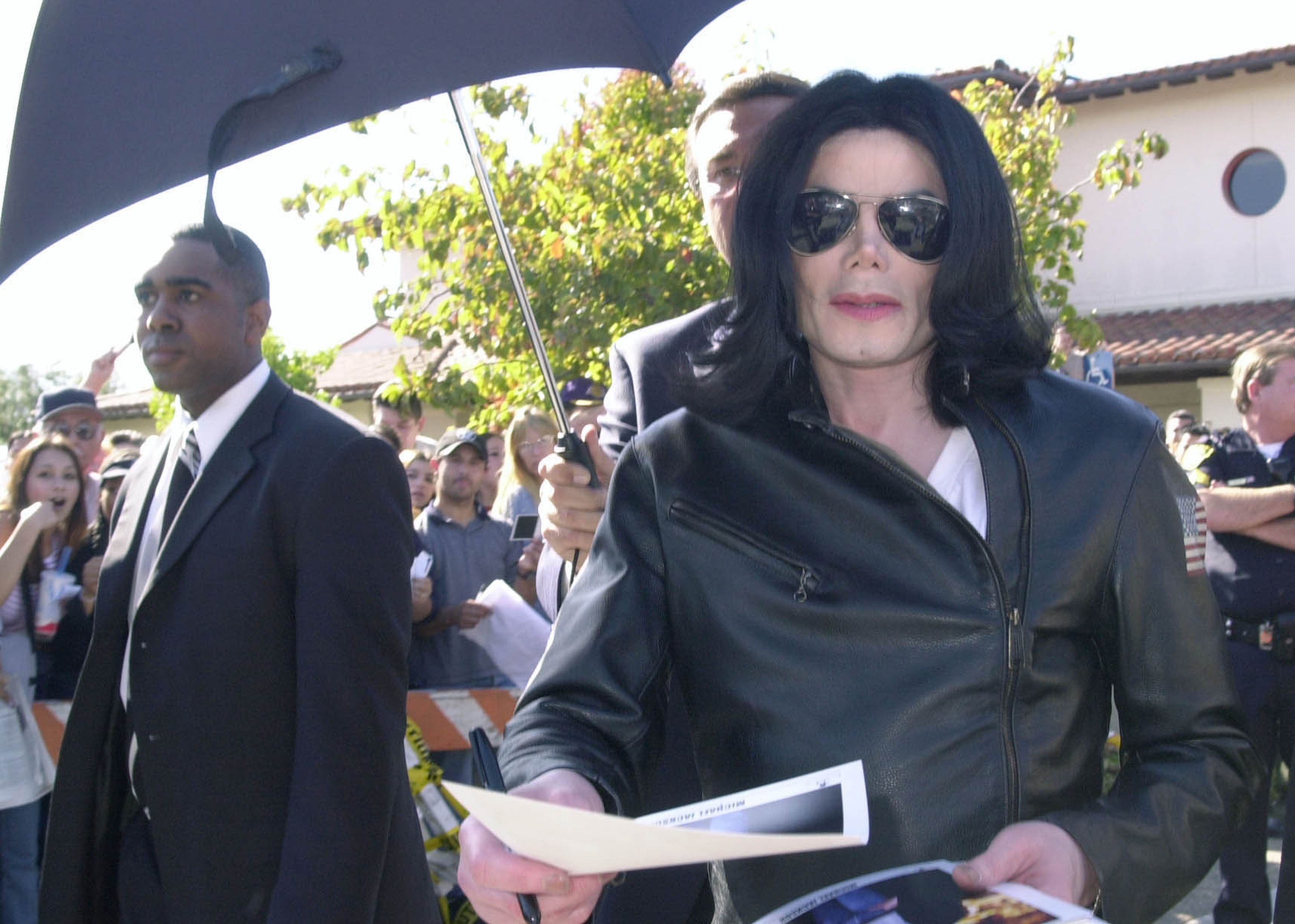 Placa lui Michael Jackson de la București a fost recondiționată. Unde urmează să fie amplasată