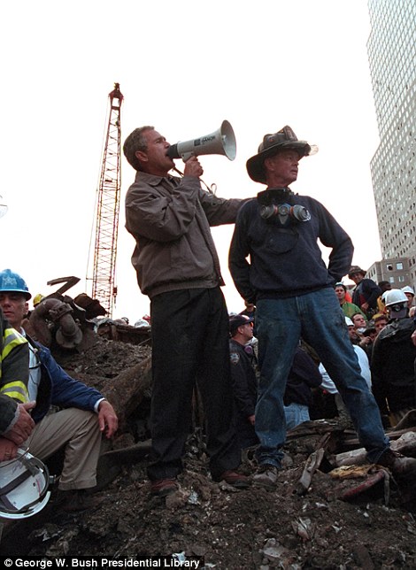 Imagini de colecție cu George W. Bush după atentatele teroriste din 11 septembrie 2001