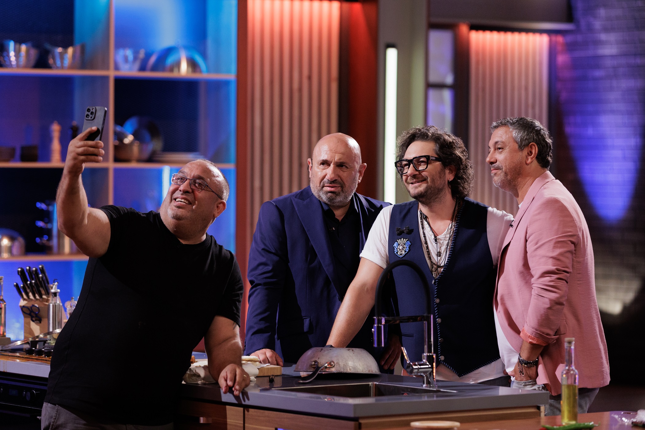 MasterChef 23 septembrie 2024. 8 concurenți s-au calificat în etapa următoare, iar diseară cei trei chefi oferă șorțul de aur