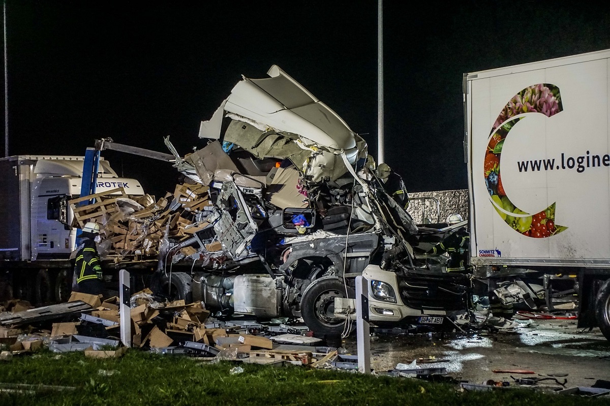 Șofer român de TIR, mort într-o parcare din Germania. A lovit violent un alt camion